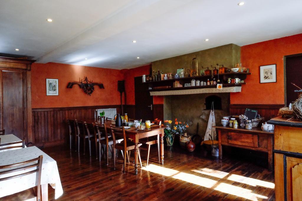 Le Poujastou Bed and Breakfast Juzet-de-Luchon Buitenkant foto